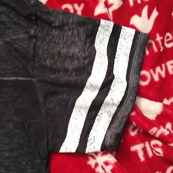 T shirt - Picture 2 of 3